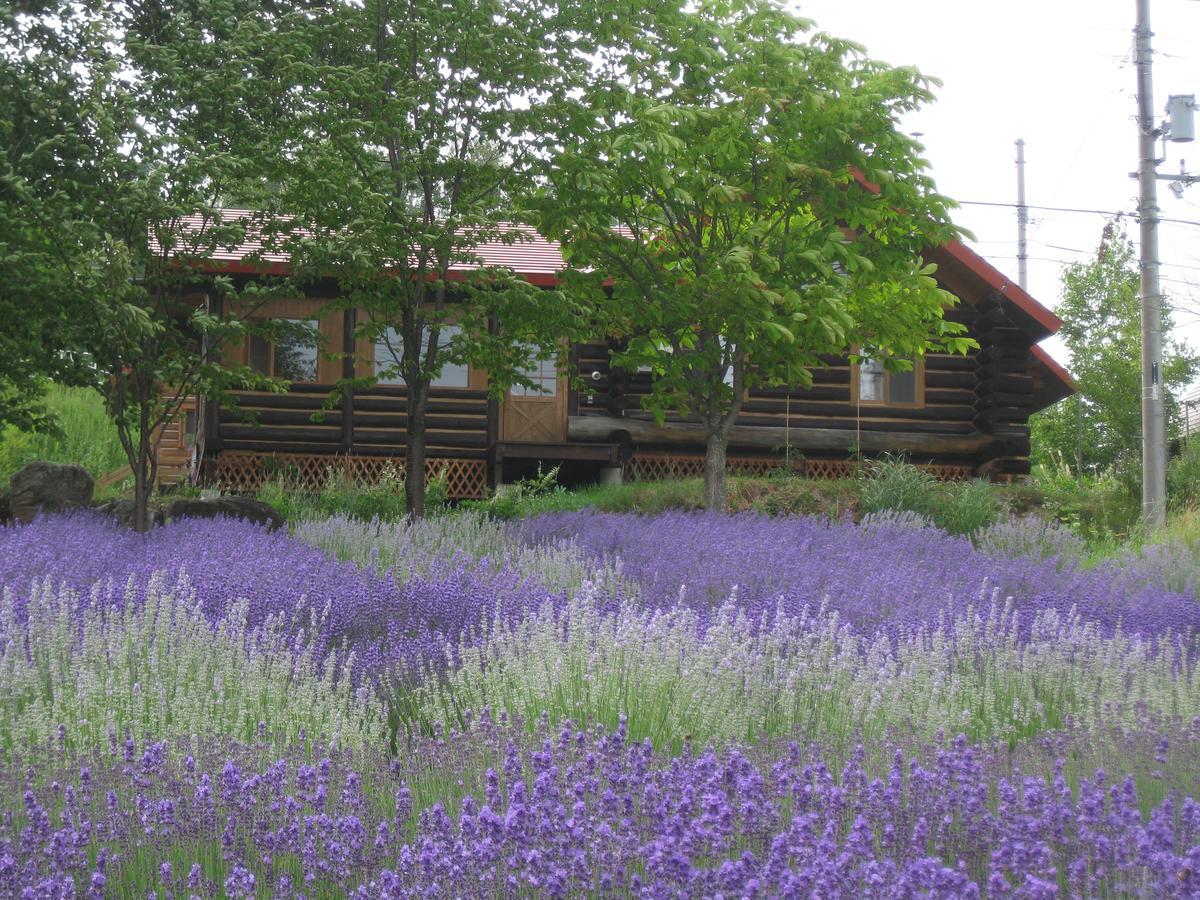 Log Cottage Himawari Nakafurano Buitenkant foto